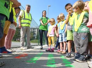 EVROPSKI TEDEN MOBILNOSTI POHOD Z OTROKI  03  FOTO ARHIV VRTCA